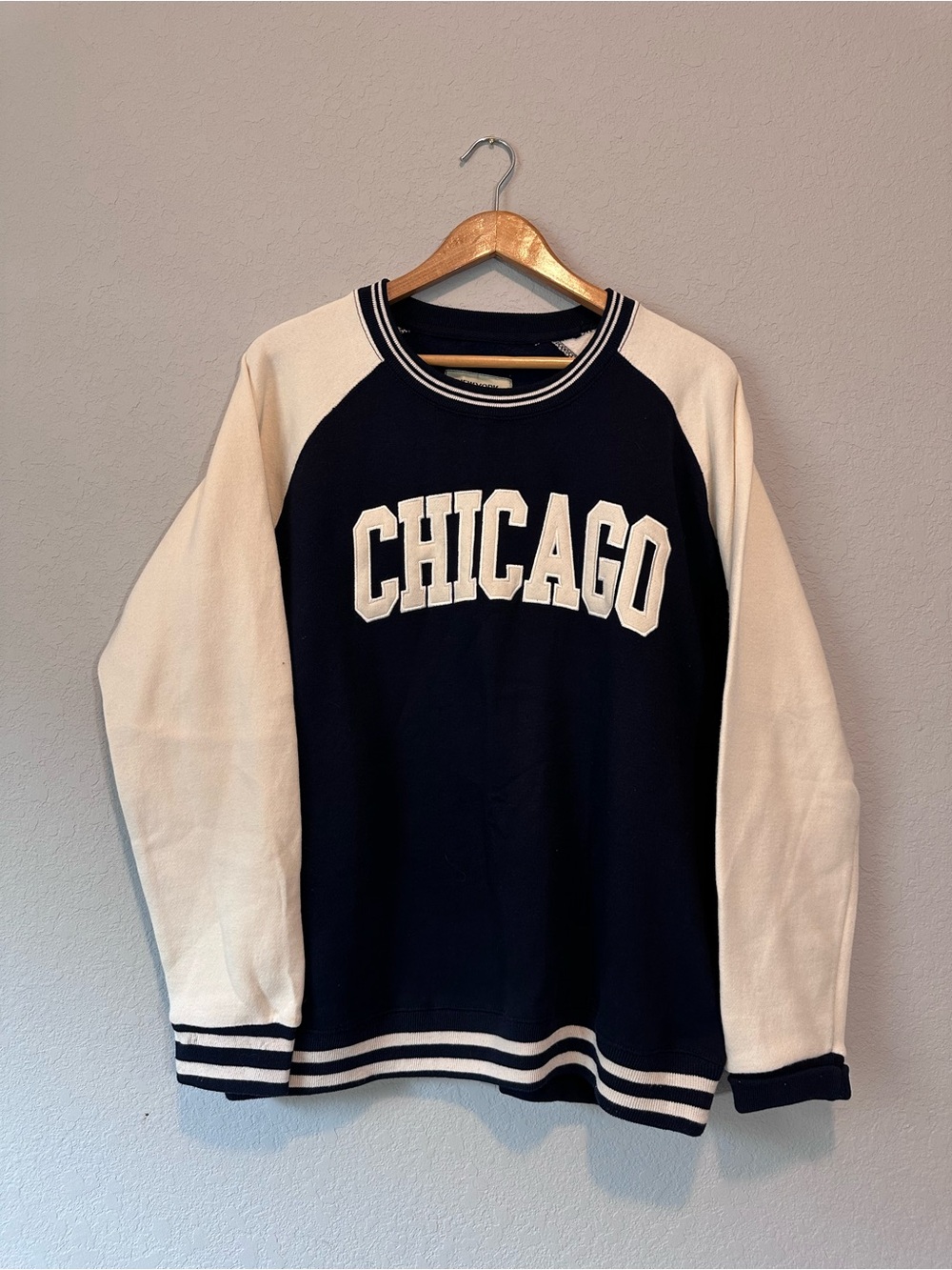 Navy and Cream 'Chicago' Crewneck Pullover Sweater